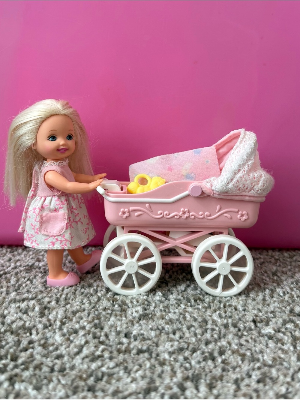 Vintage Mattel Barbie Kelly "Tiny Steps" Playset (1998)